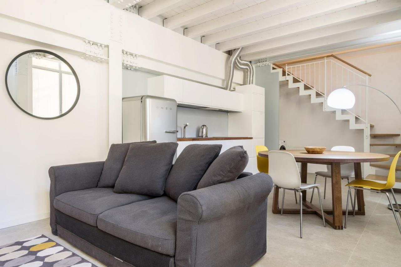 White Navigli — Photos 1